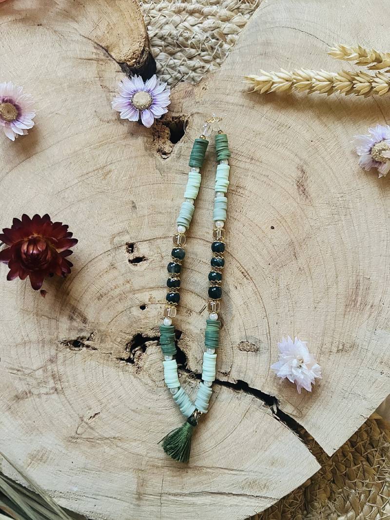 Bijoux de téléphone en pierre d'Agathe Mousse